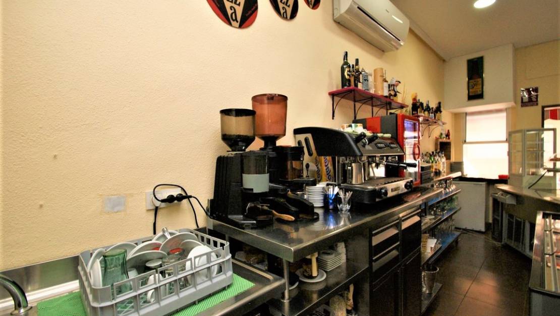 Sale - Commercial property - Torrevieja - Torrevieja Centro