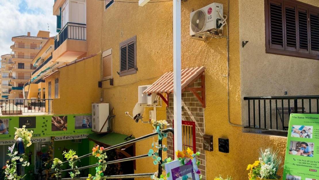 Sale - Commercial property - Torrevieja - Torrevieja Centro