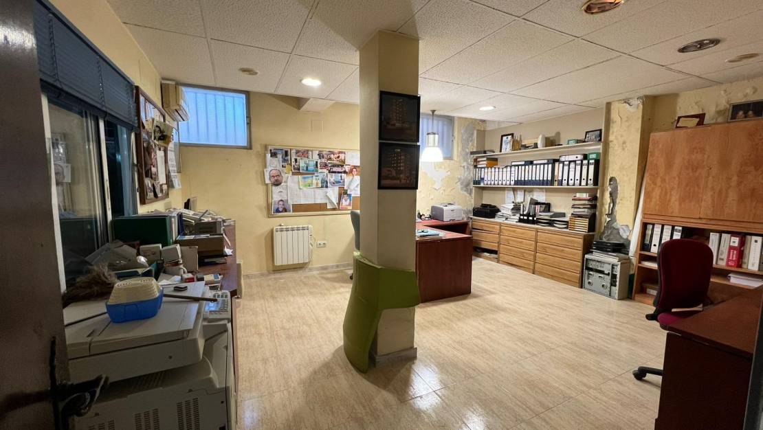 Sale - Commercial Unit - Torrevieja - Aguas nuevas 2