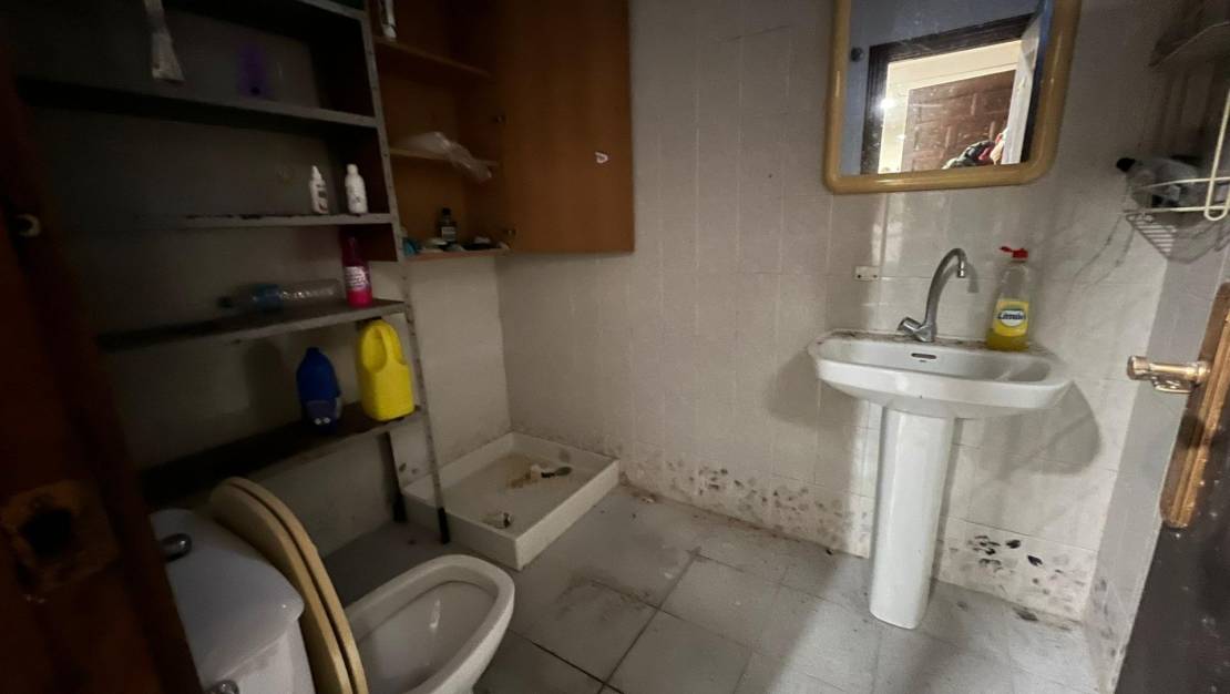 Sale - Commercial Unit - Torrevieja - Aguas nuevas 2