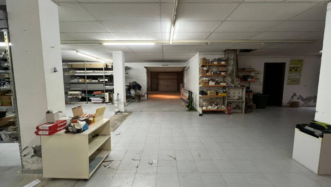 Sale - Commercial Unit - Torrevieja - Aguas nuevas 2