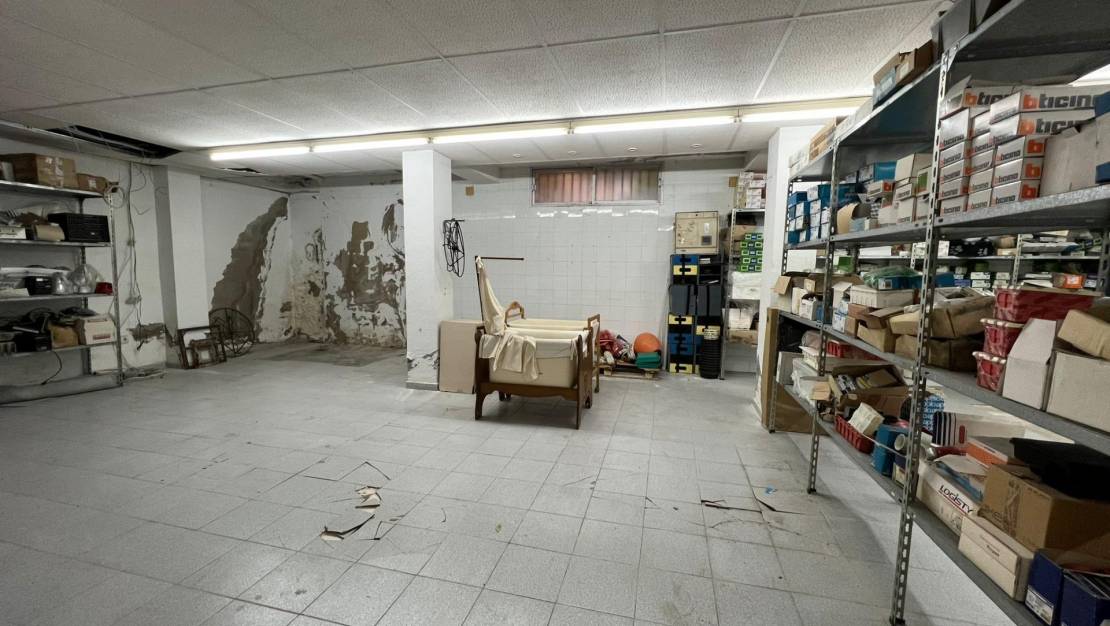 Sale - Commercial Unit - Torrevieja - Aguas nuevas 2