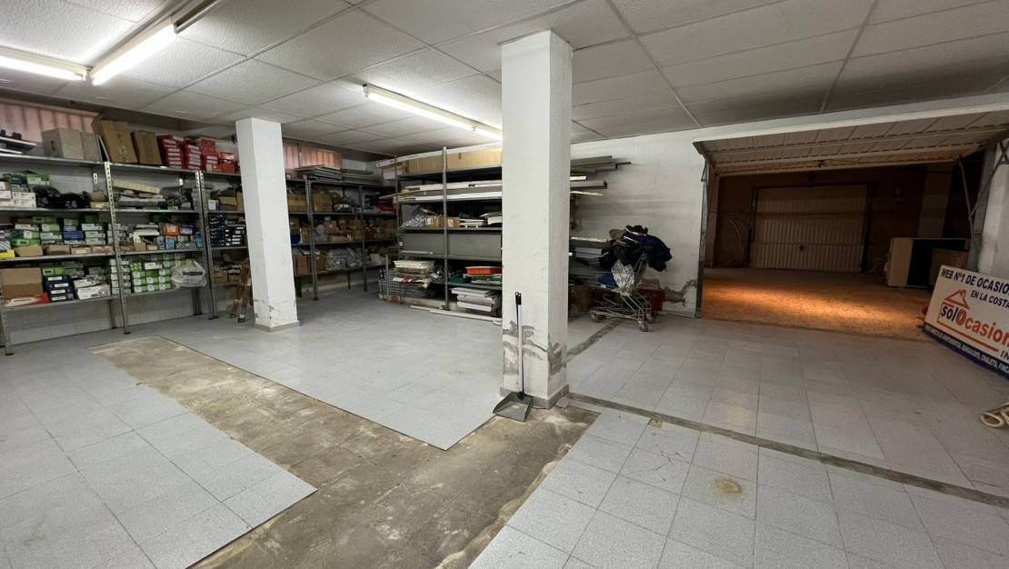 Sale - Commercial Unit - Torrevieja - Aguas nuevas 2