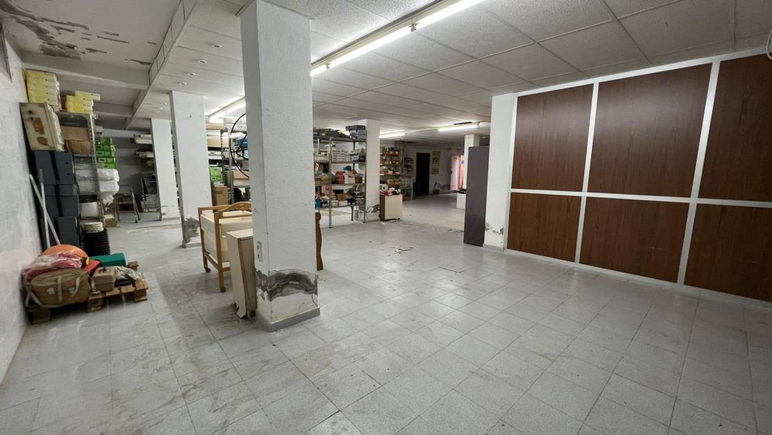 Sale - Commercial Unit - Torrevieja - Aguas nuevas 2
