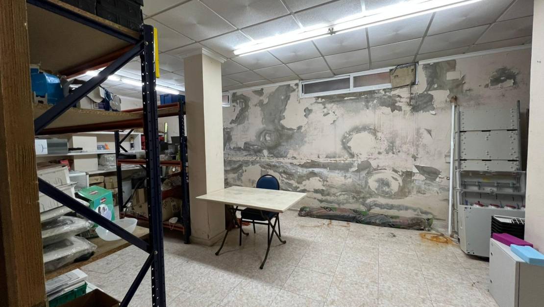 Sale - Commercial Unit - Torrevieja - Aguas nuevas 2