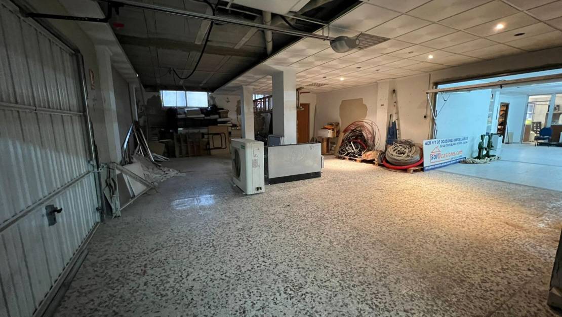 Sale - Commercial Unit - Torrevieja - Aguas nuevas 2