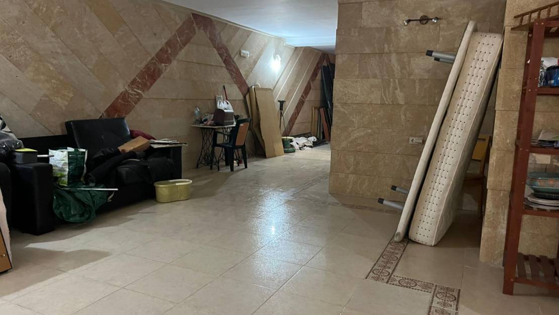 Sale - Commercial Unit - Torrevieja - Centro