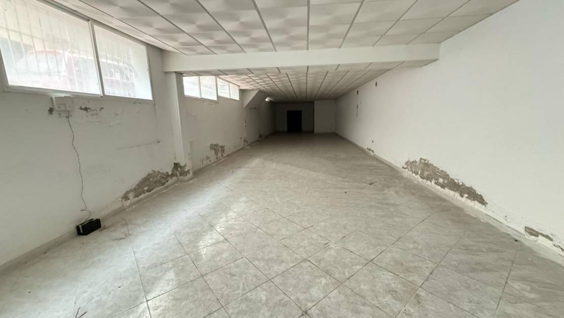 Sale - Commercial Unit - Torrevieja - Centro