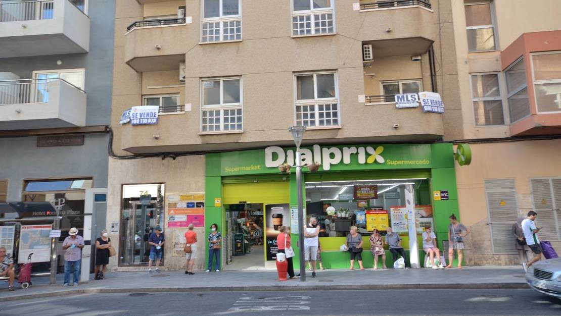Sale - Commercial Unit - Torrevieja - Centro