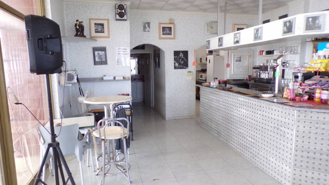 Sale - Commercial - Villamartin