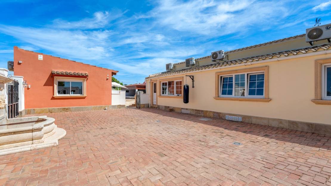 Sale - Country House - Almoradí - Almoradi Centro