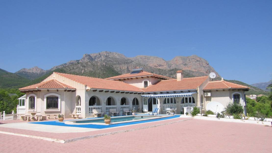 Sale - Country House - La Nucía - La Nucia Centro