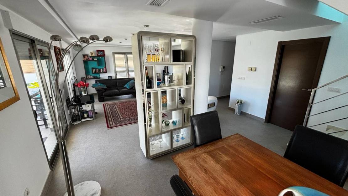 Sale - Detached House / Villa - Cox