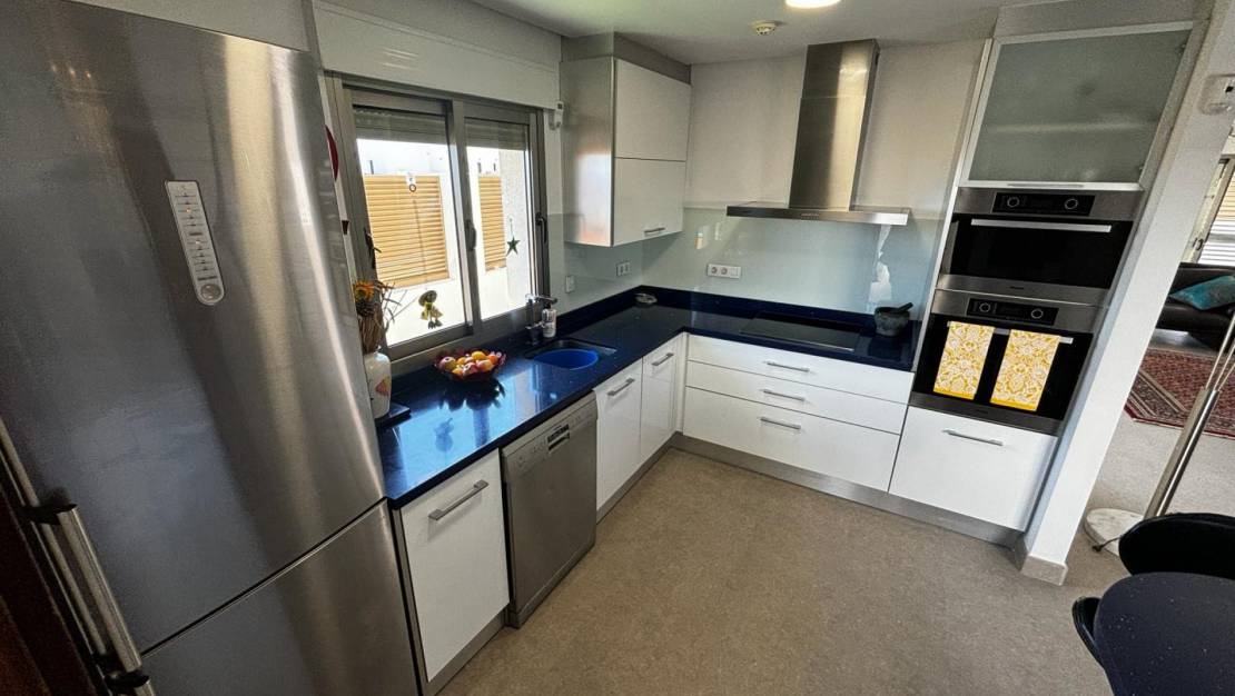 Sale - Detached House / Villa - Cox