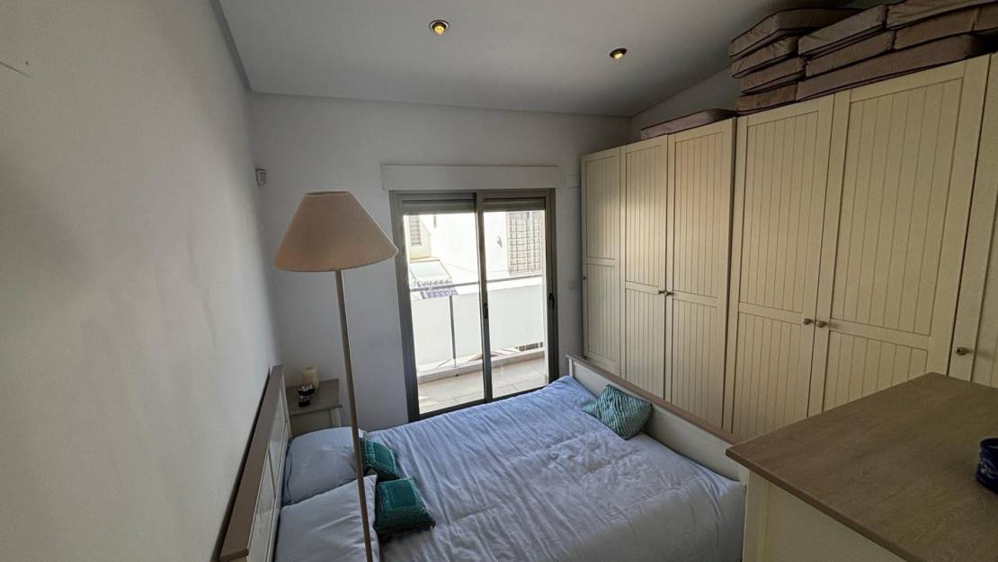 Sale - Detached House / Villa - Cox