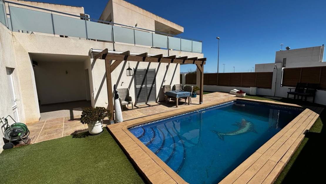 Sale - Detached House / Villa - Cox