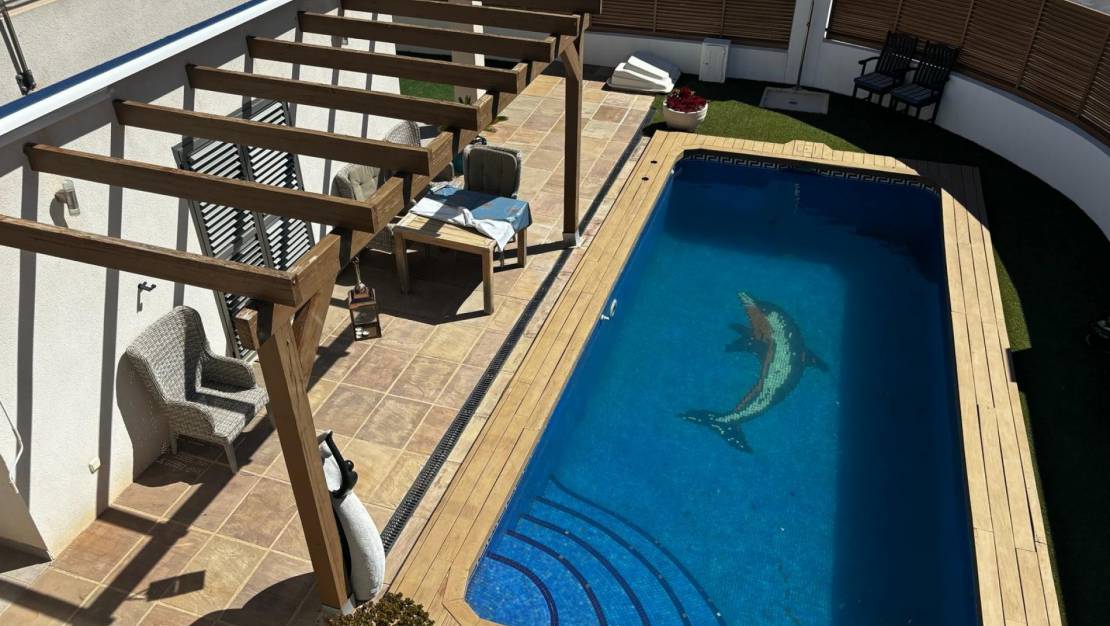 Sale - Detached House / Villa - Cox