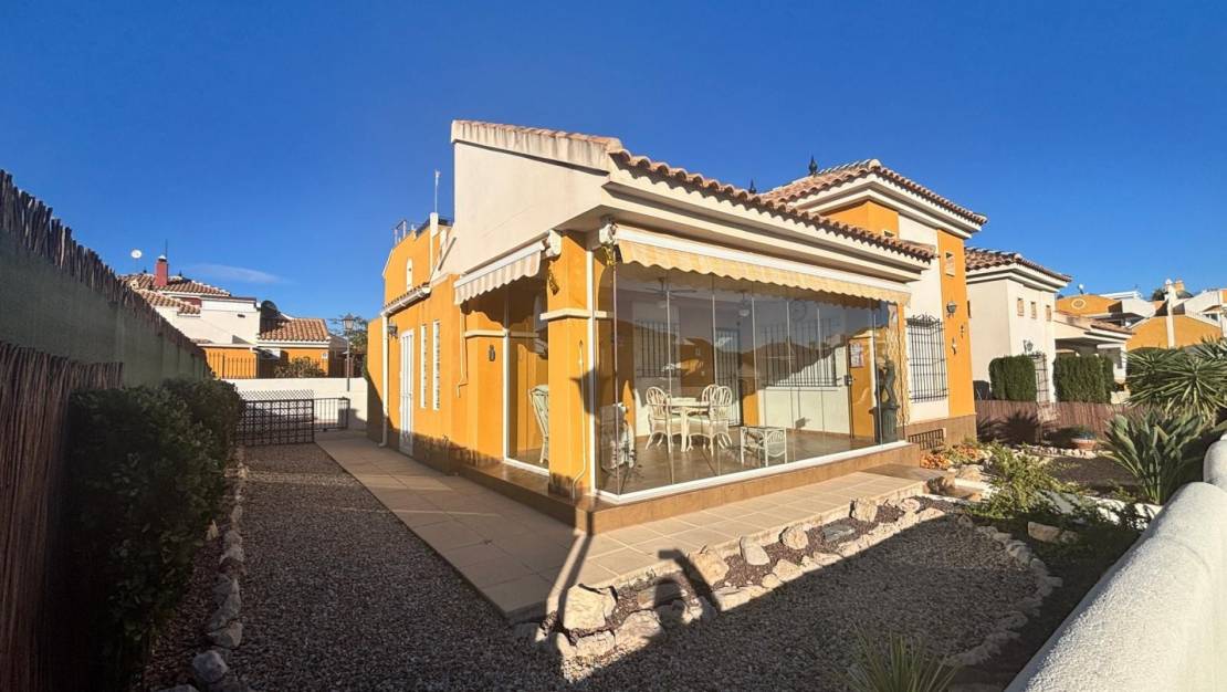 Sale - Detached House / Villa - Los Montesinos - Urbanizacion montesol