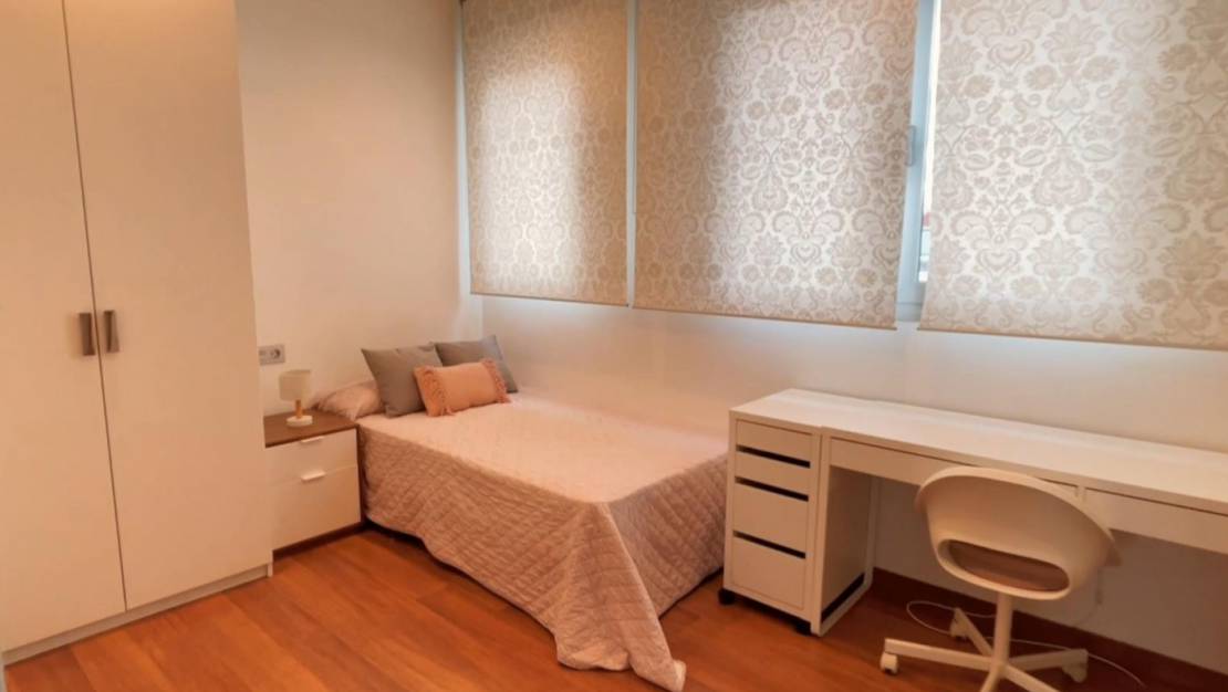 Sale - Detached House / Villa - Mil Palmeras