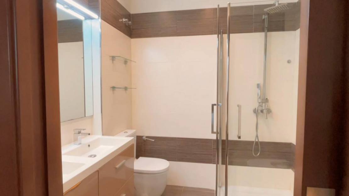 Sale - Detached House / Villa - Mil Palmeras