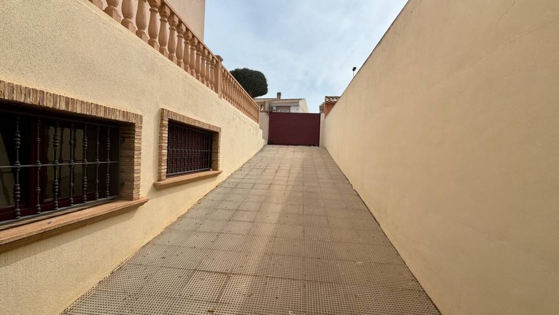 Sale - Detached House / Villa - Torrevieja Centro - Torrevieja