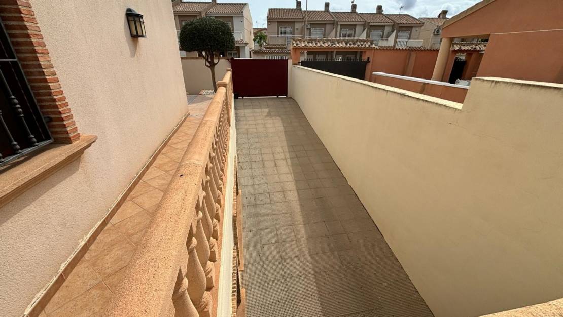 Sale - Detached House / Villa - Torrevieja Centro - Torrevieja