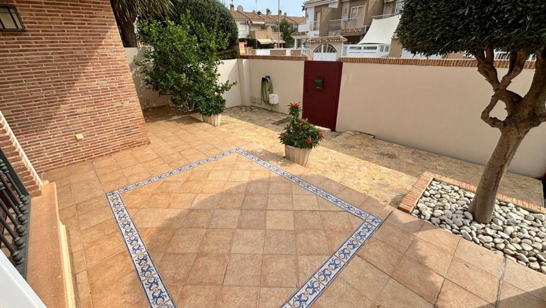 Sale - Detached House / Villa - Torrevieja Centro - Torrevieja