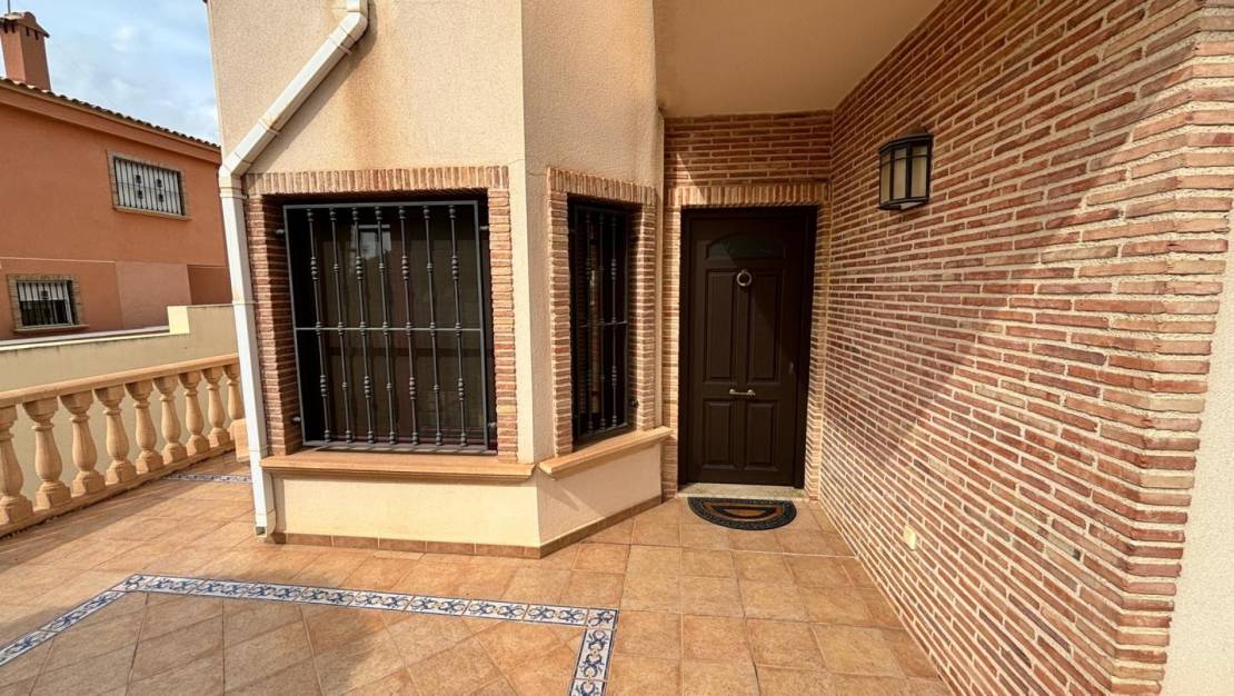 Sale - Detached House / Villa - Torrevieja Centro - Torrevieja