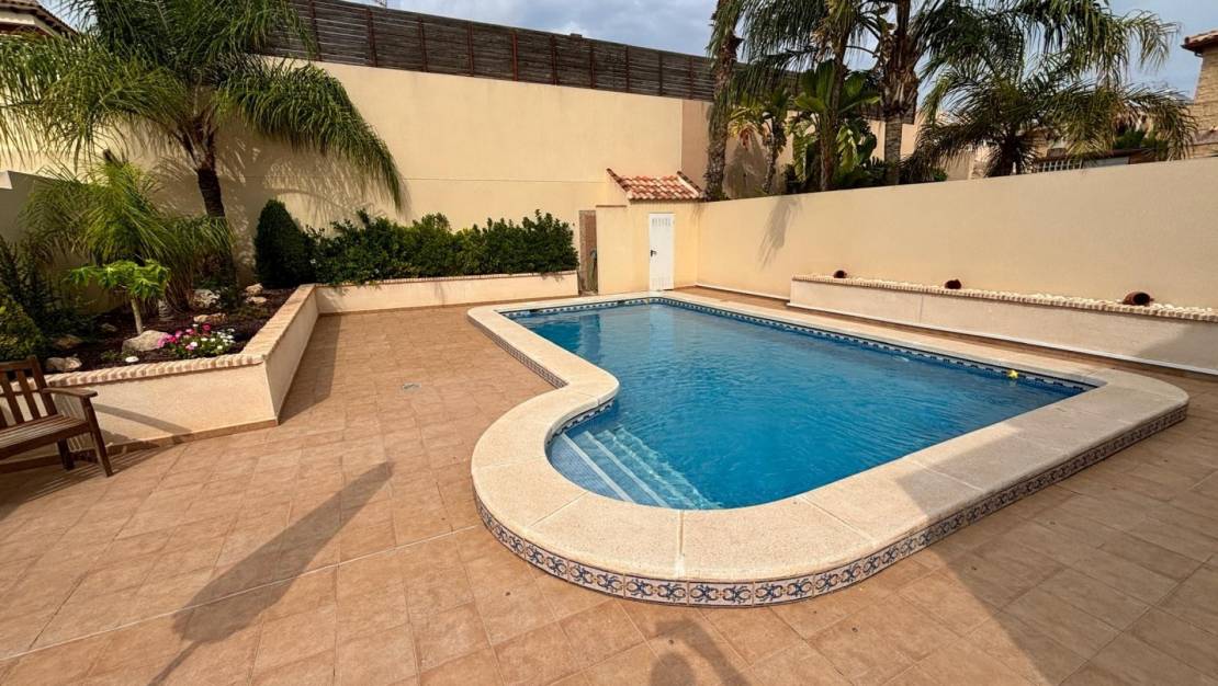 Sale - Detached House / Villa - Torrevieja Centro - Torrevieja