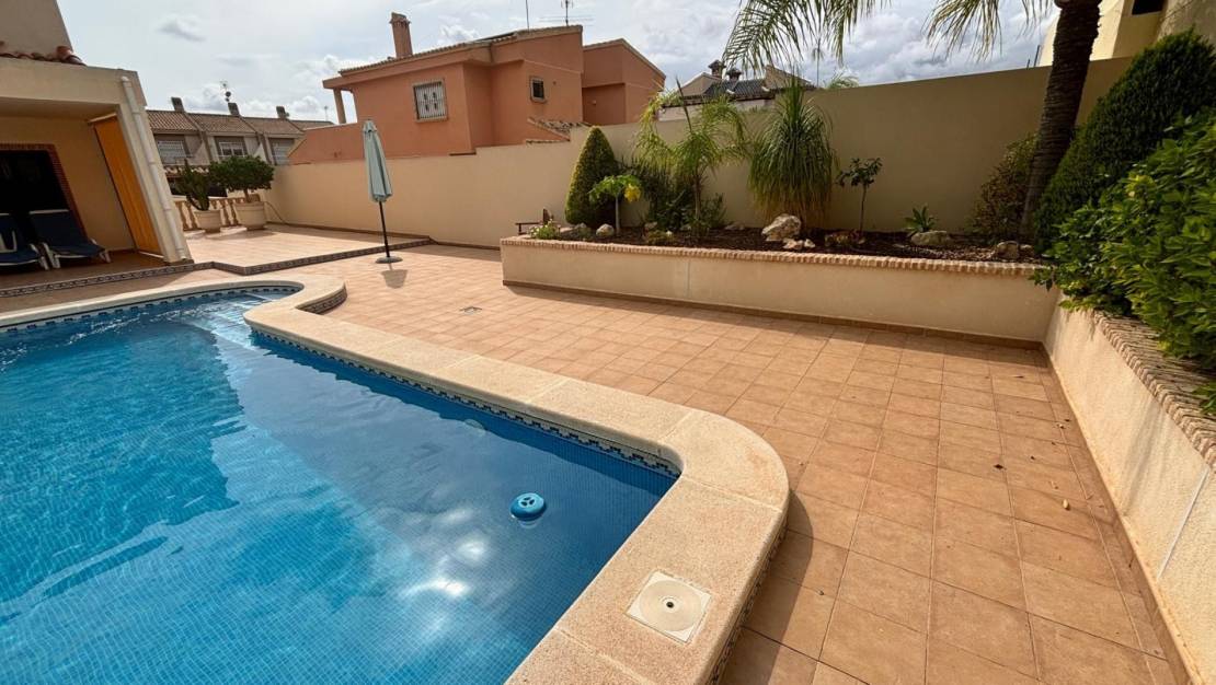 Sale - Detached House / Villa - Torrevieja Centro - Torrevieja