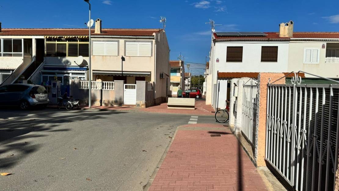 Sale - Duplex - Torrevieja - Playa de los Naufragos