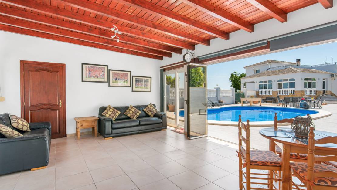 Sale - Finca / Country Property - Catral