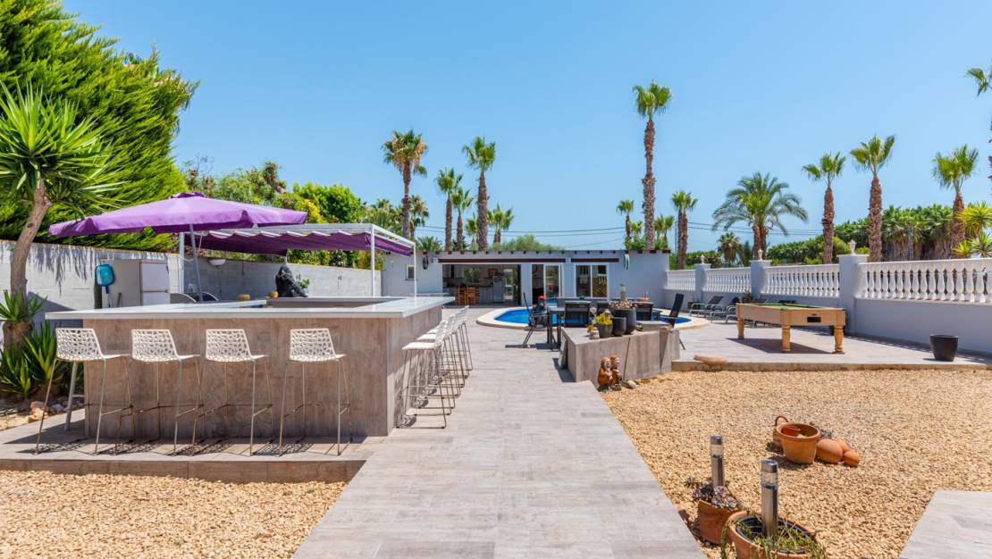 Sale - Finca / Country Property - Catral
