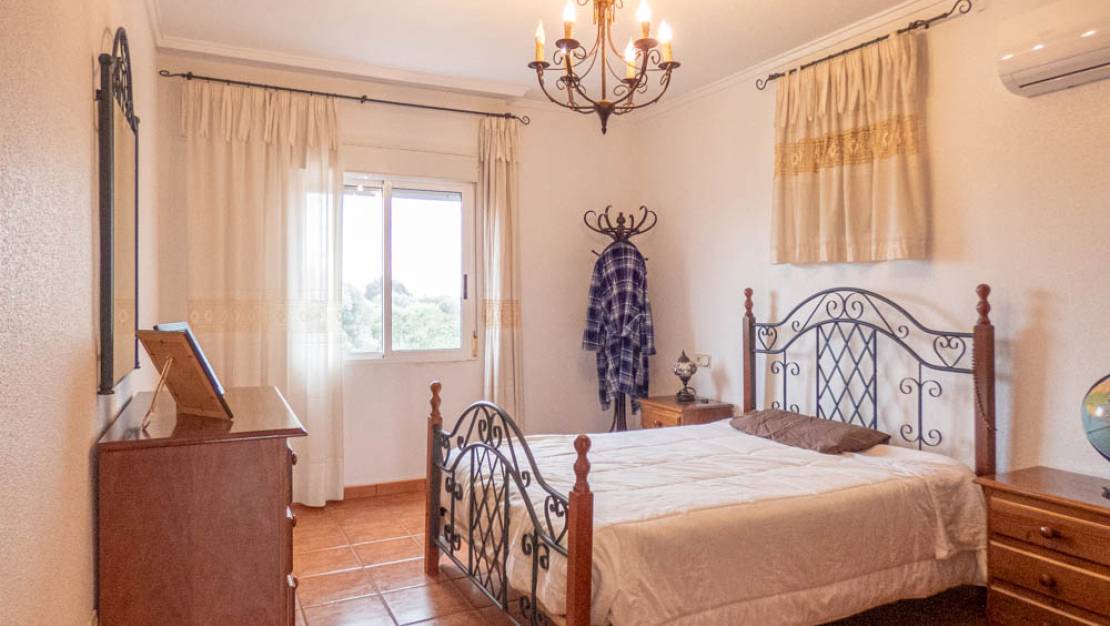 Sale - Finca - Rojales