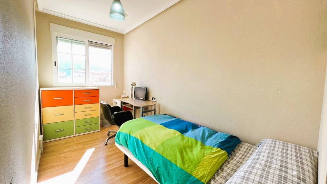 Sale - Flat - Torreaguera