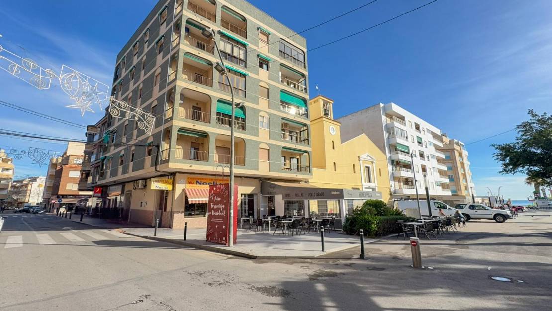 Sale - Flat - Torrevieja - La Mata