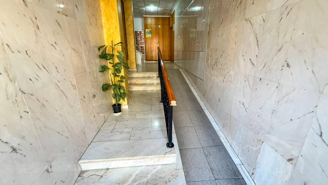 Sale - Flat - Torrevieja - La Mata