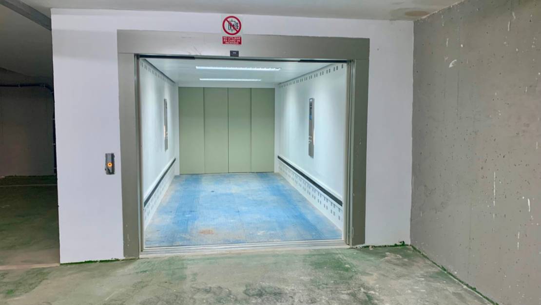 Sale - Garage - Murcia - Águilas Centro