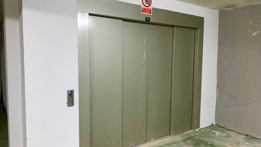 Sale - Garage - Murcia - Águilas Centro