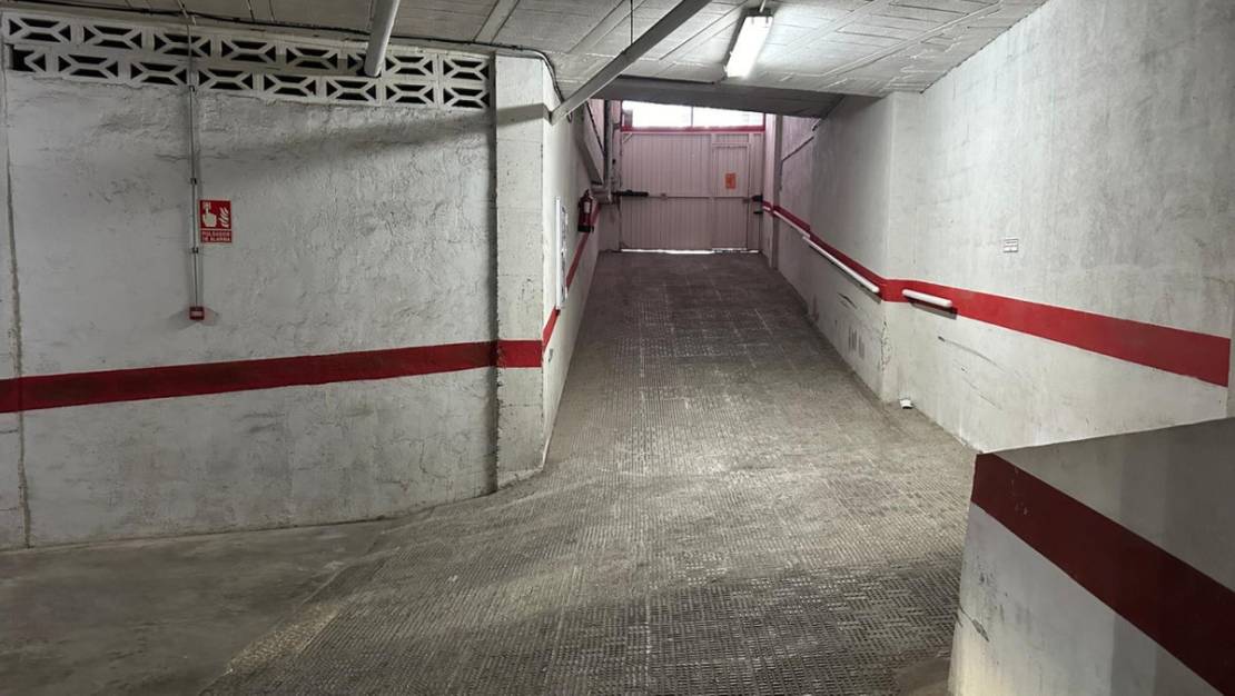 Sale - Garage - Torrevieja - El Acequión - Los Náufragos