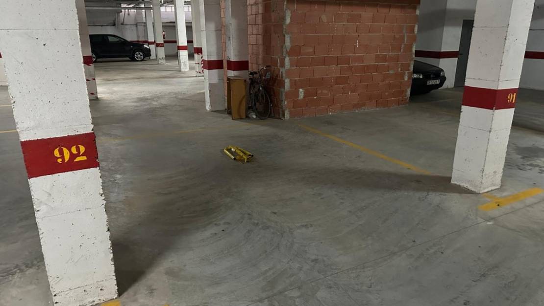 Sale - Garage - Torrevieja - El Acequión - Los Náufragos