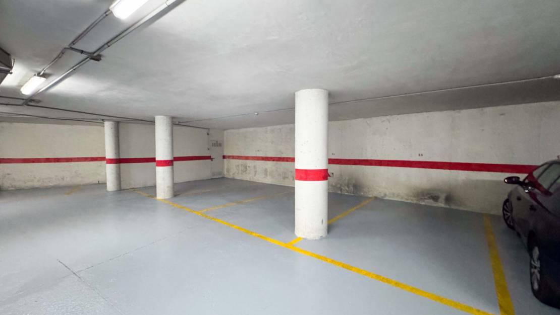 Sale - Garage - Torrevieja - La Mata