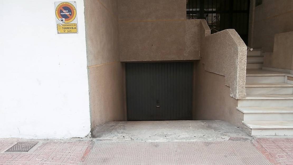 Sale - Garage - Torrevieja - La Mata