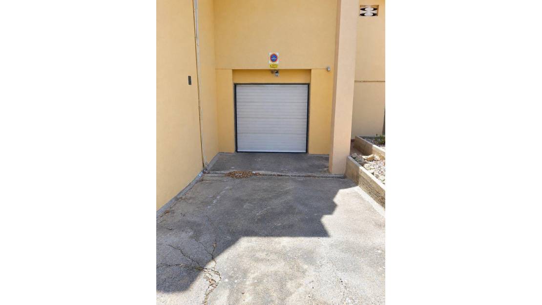 Sale - Garage - Torrevieja - La Mata