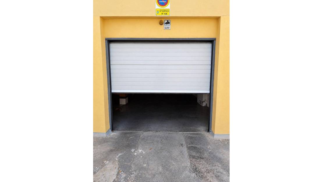 Sale - Garage - Torrevieja - La Mata