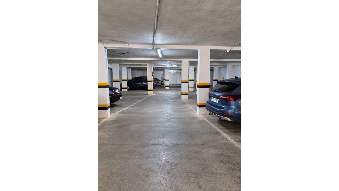Sale - Garage - Torrevieja - La Mata