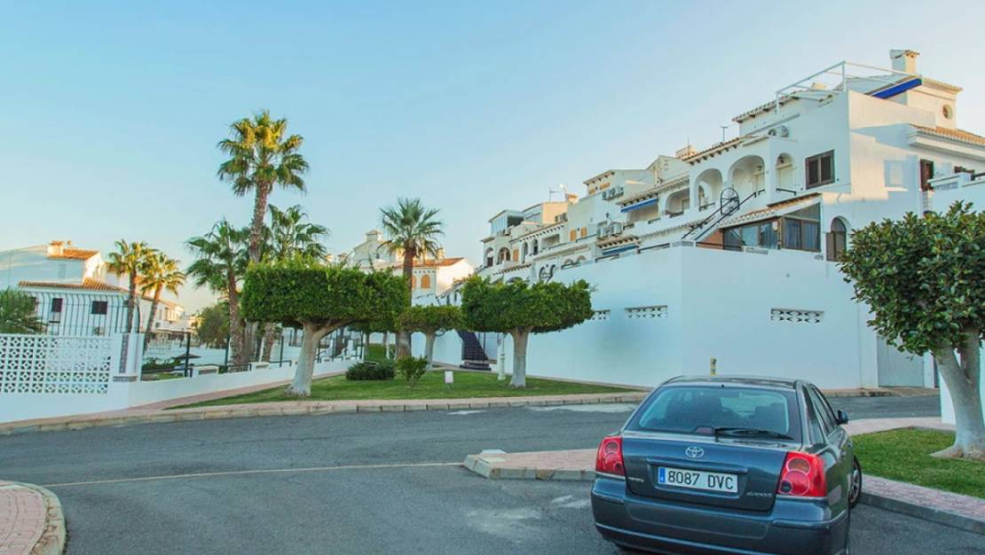 Sale - Garage - Torrevieja - Torre la mata