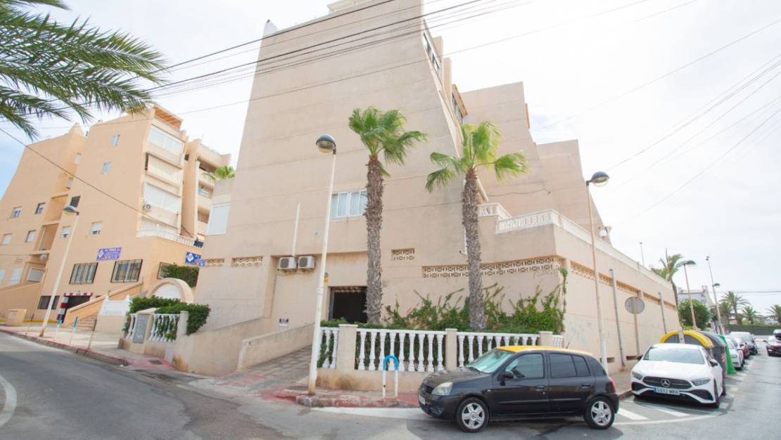Sale - Garage - Torrevieja - Torre la mata