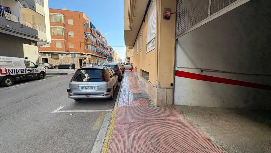 Sale - Garage - Torrevieja - Torrevieja Centro
