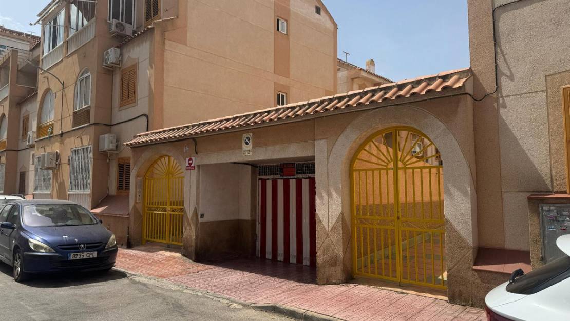 Sale - Garage - Torrevieja - Torrevieja Centro